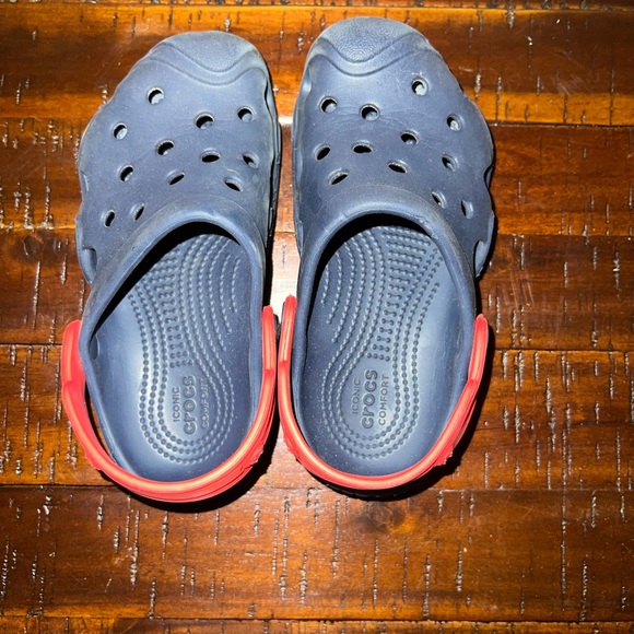 Crocs Little boys size 11 - Picture 2 of 5